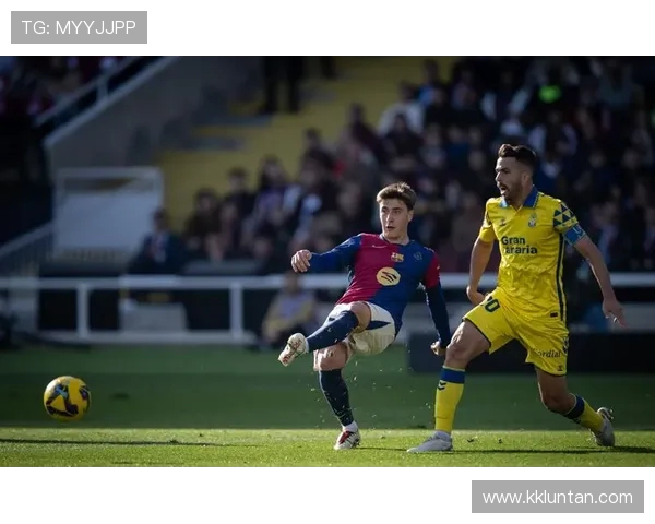 阿斯：帕瓦尔经纪人与拉波尔塔会面 巴萨首要任务依旧是注册新球员